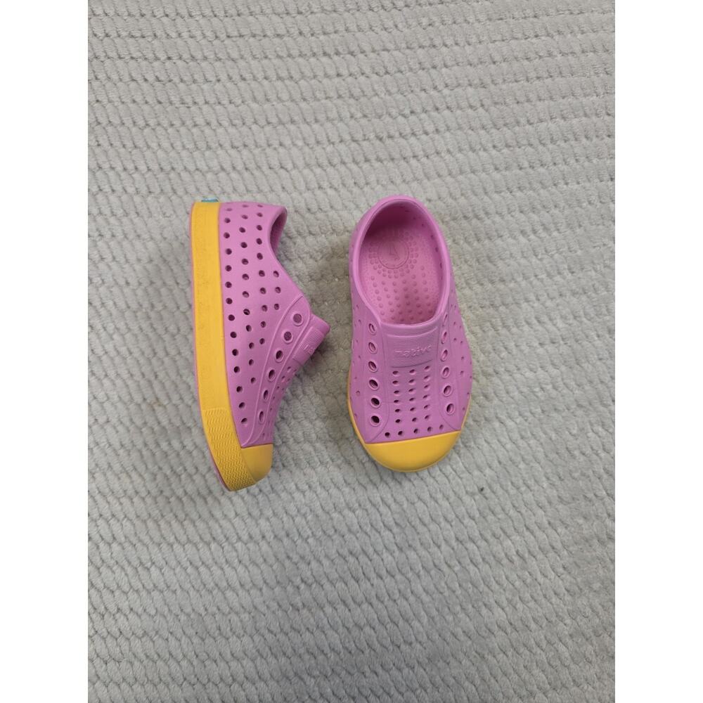 Native Shoes Toddler Size 6 Pink Slip On Sugar Lite